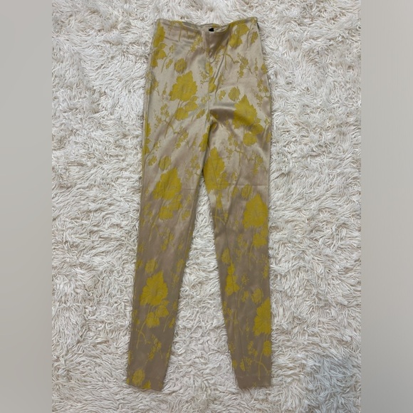 NBD Pants - High-Waist Floral Print Ponte Pants - Beige & Yellow